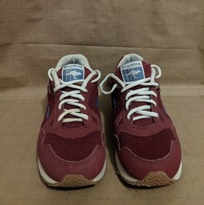 KangaROOS -maroons size 9 1/2.